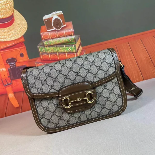 2020 Early Spring Series Model: 602204 Size: 25*18*8cm